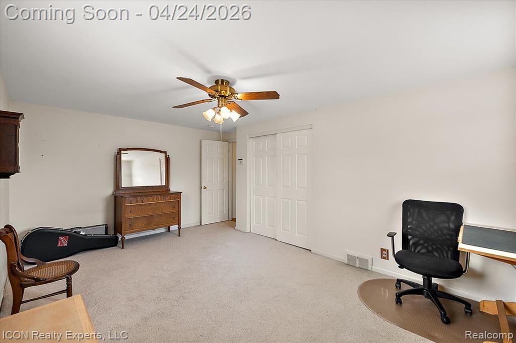 32347 Farmersville Road, Farmington, MI 48334 — Photo 43