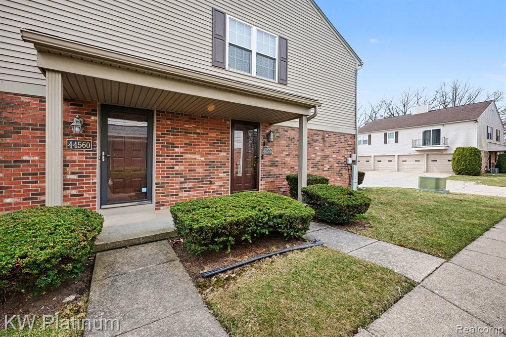 44566 N Bunker Hill Drive, 100, Clinton Twp, MI 48038 — Photo 3
