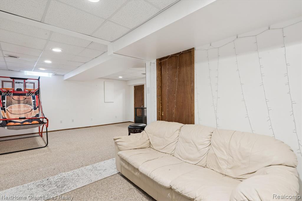 4900 Meadow Crest Circle, Holly, MI 48442 — Photo 31