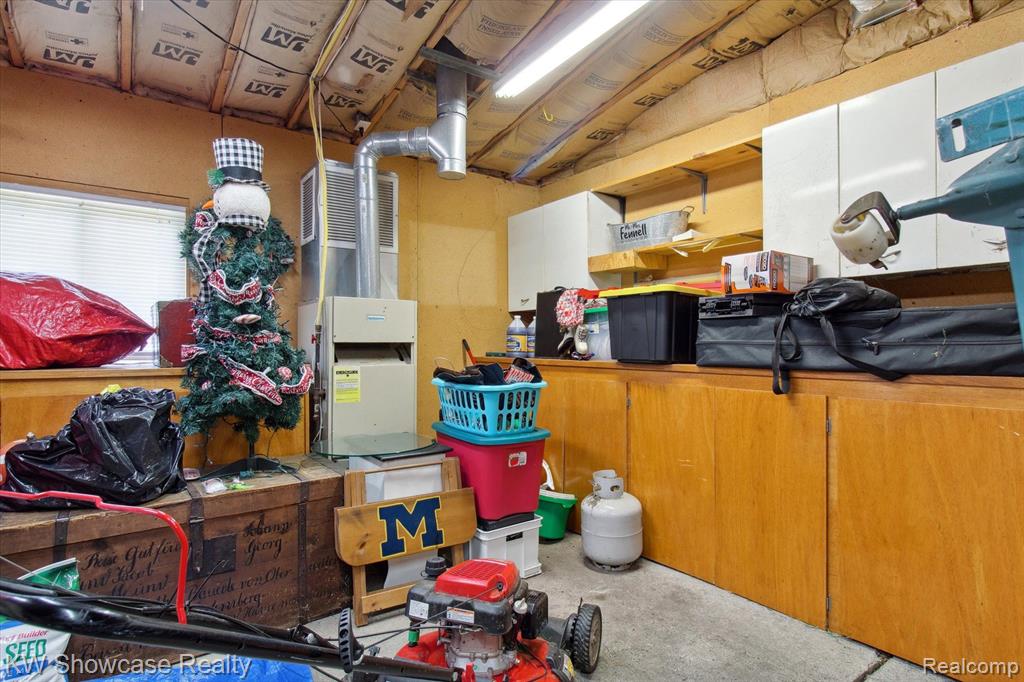 890 FARNSWORTH Road, White Lake, MI — Photo 31