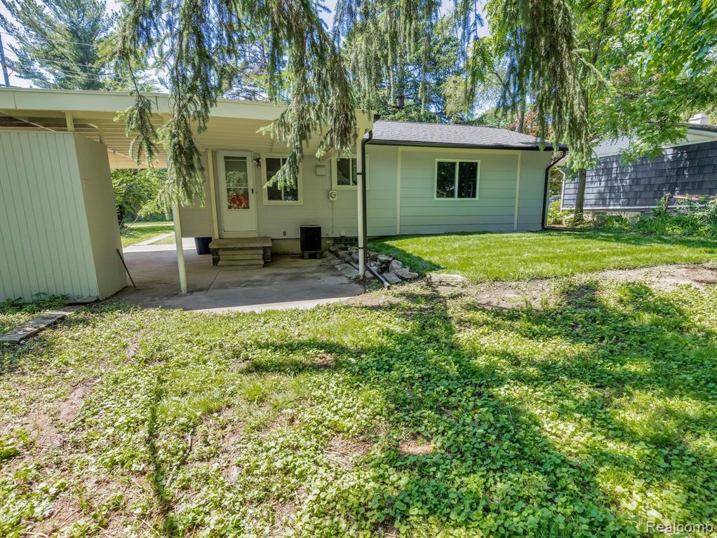 1918 PONTIAC Trail, Ann Arbor, MI 48105 — Photo 23