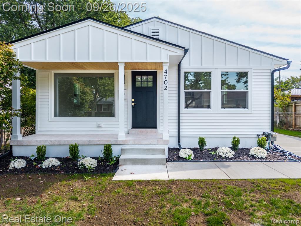 4702 Thorncroft Avenue, Royal Oak, MI 48073 — front exterior