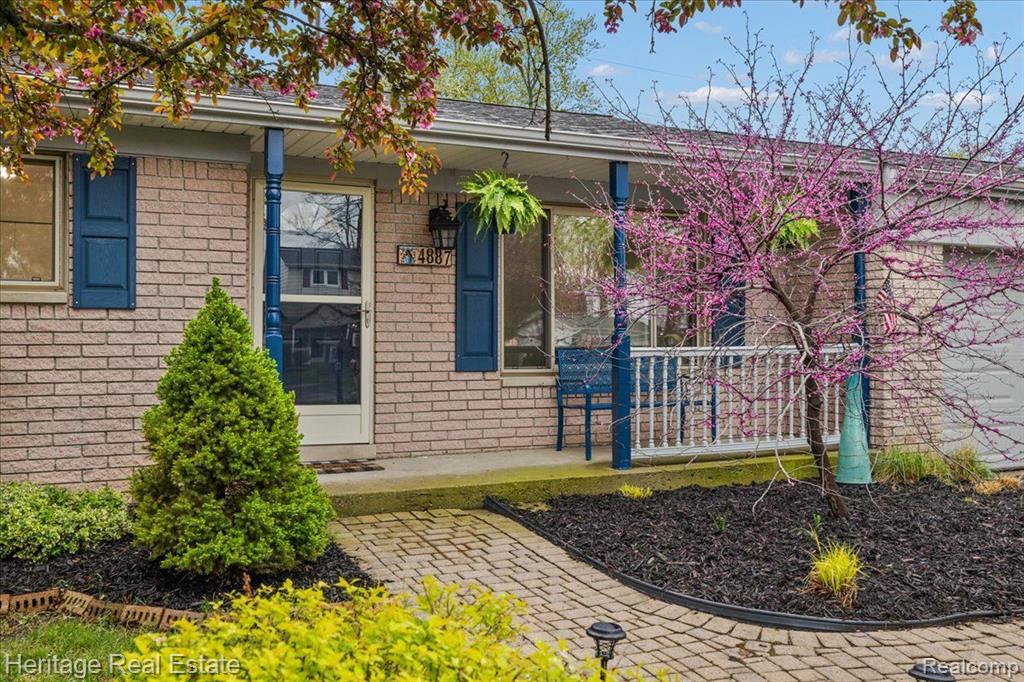 4887 CRESTBROOK Drive, Waterford, MI 48328 — Photo 30
