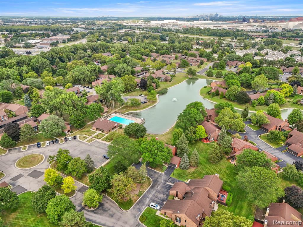 3011 Lindenwood Drive, Dearborn, MI 48120 — Photo 43