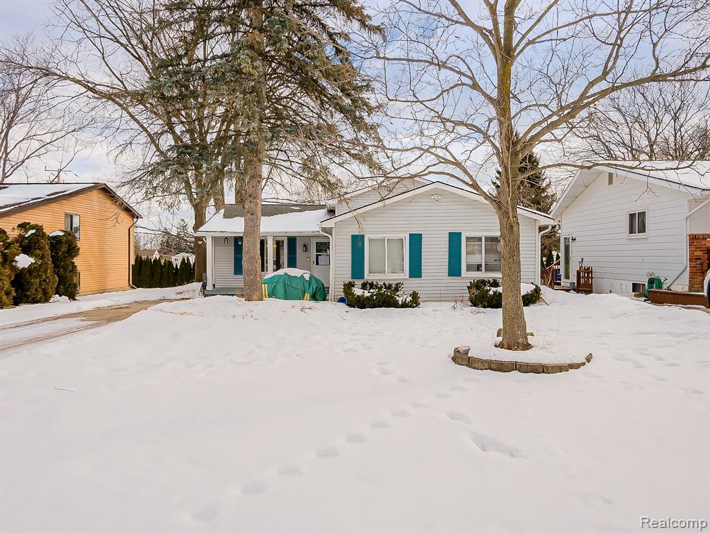 819 Woodingham Avenue, Waterford, MI 48328 — Photo 24