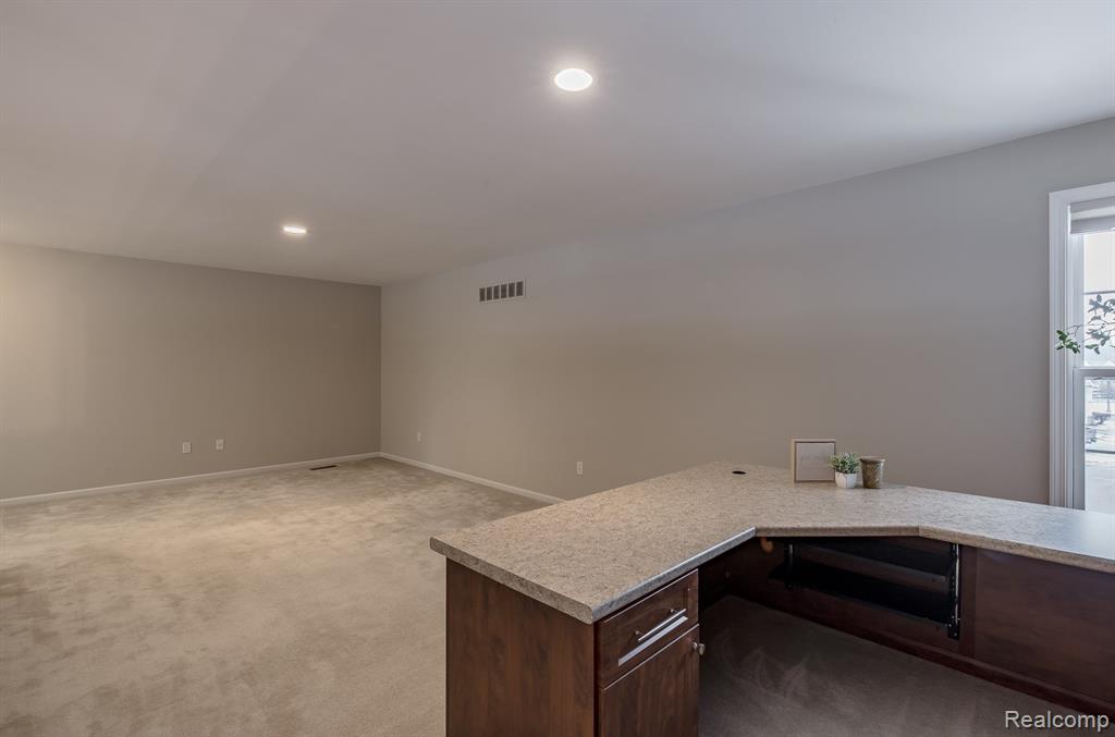 5710 Pinecroft Court, Clarkston, MI — Photo 26