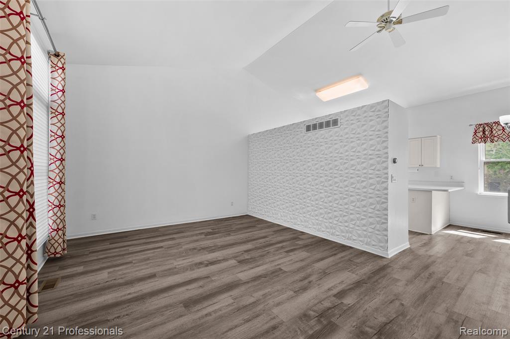 3061 Talon Circle, Lake Orion, MI — Photo 10