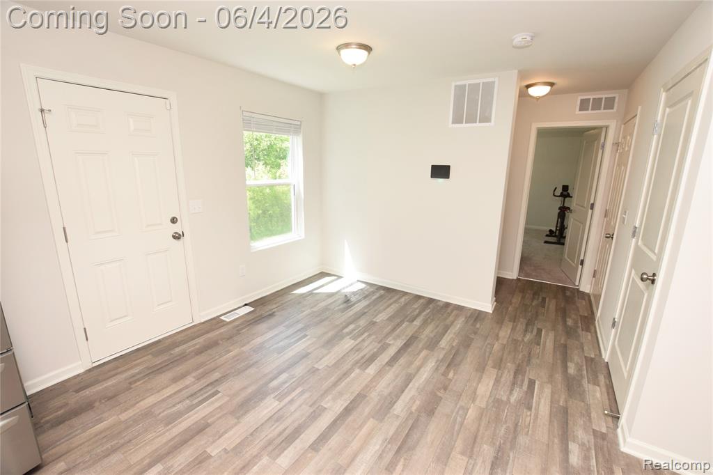 2288 Hunter Lane, Burton, MI 48519 — Photo 8