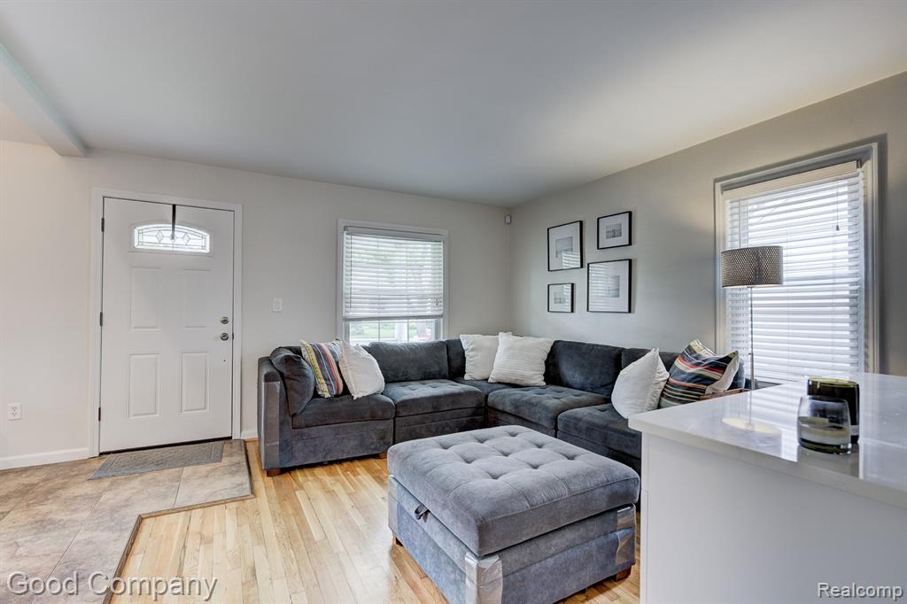 812 N Edgeworth Avenue, Royal Oak, MI 48067 — Photo 5