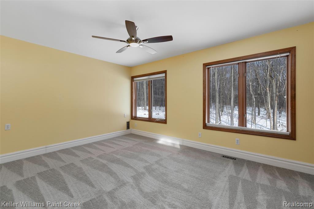 2390 Noble Road, Oxford, MI 48370 — Photo 32