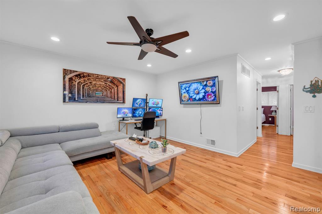 6651 NORBORNE Avenue, Dearborn Heights, MI 48127 — Photo 12