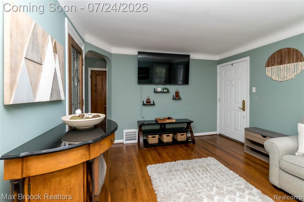 1090 Cambridge Road, Berkley, MI 48072 — Photo 6