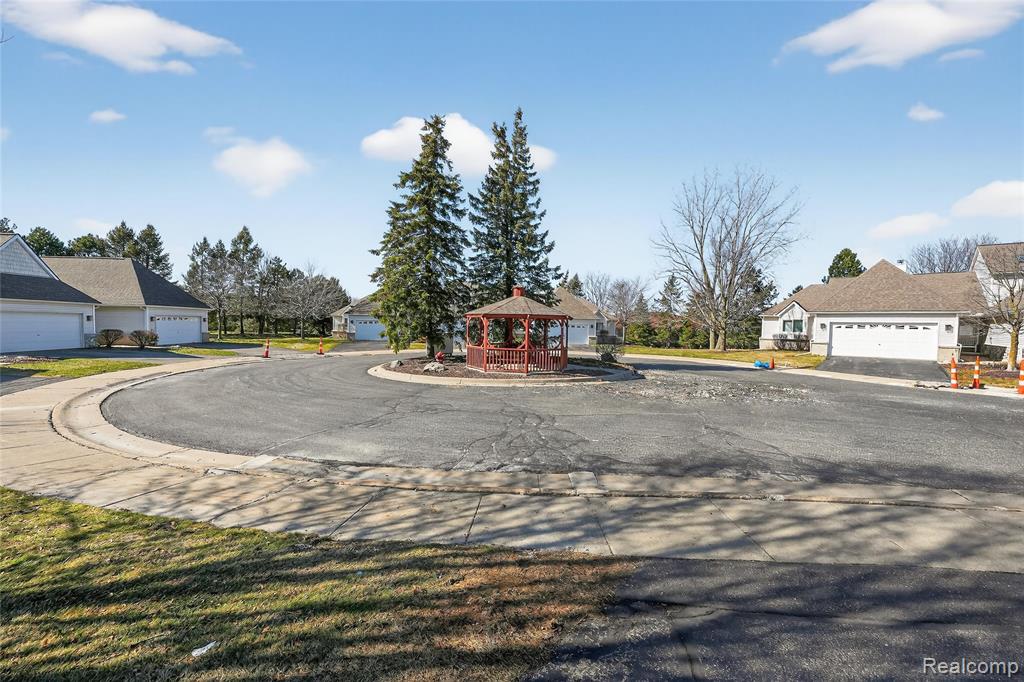 61019 Evergreen Court, South Lyon, MI 48178 — Photo 44