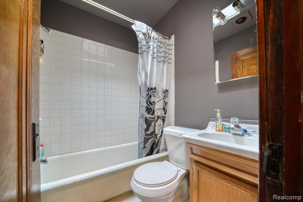 10325 Cadieux Road, Detroit, MI 48224 — Photo 26