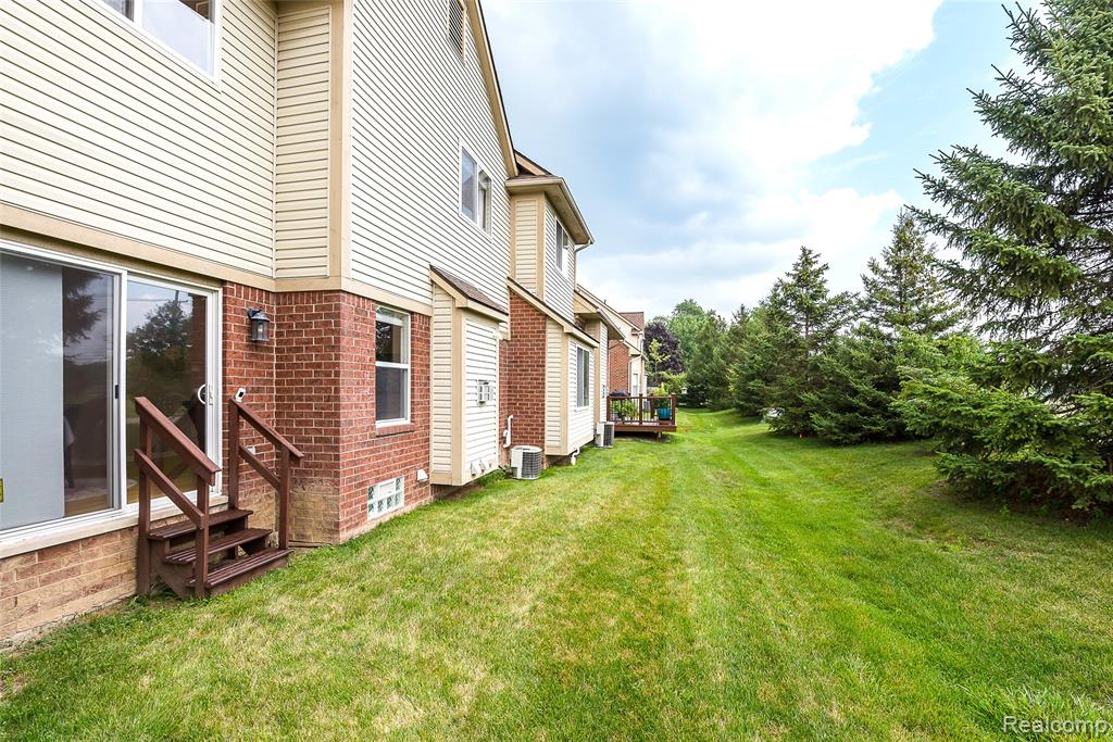 1010 Paddock Drive, South Lyon, MI 48178 — Photo 19