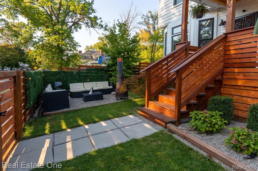 2420 FISCHER Street, Detroit, MI 48214 — Photo 4