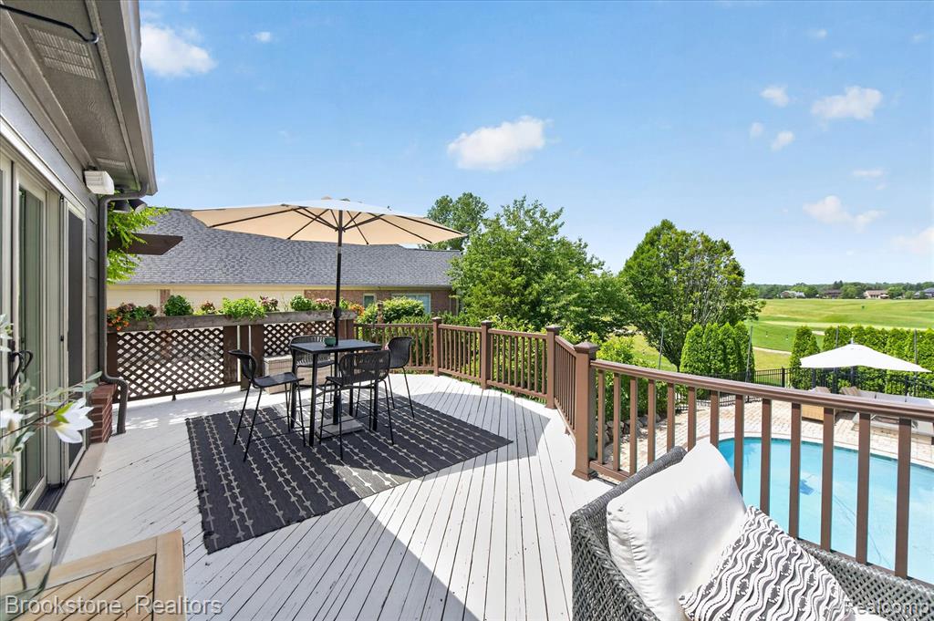 1270 Gleneagles, Highland, MI — Photo 35