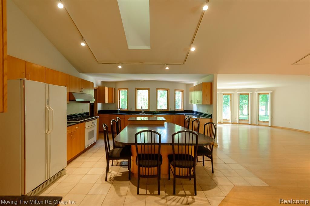 7181 MUERDALE, West Bloomfield, MI — Photo 11