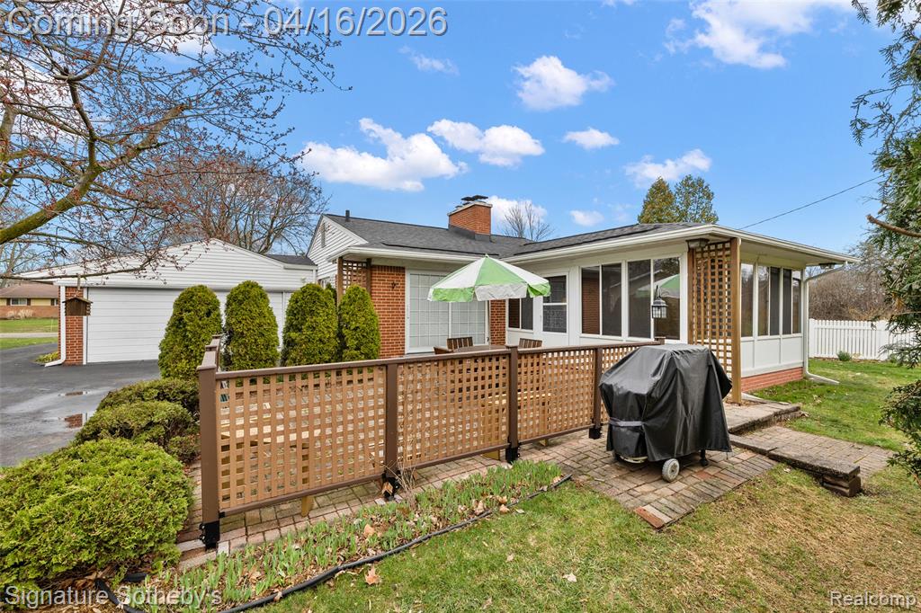28868 Lorikay Street, Farmington, MI 48334 — Photo 25