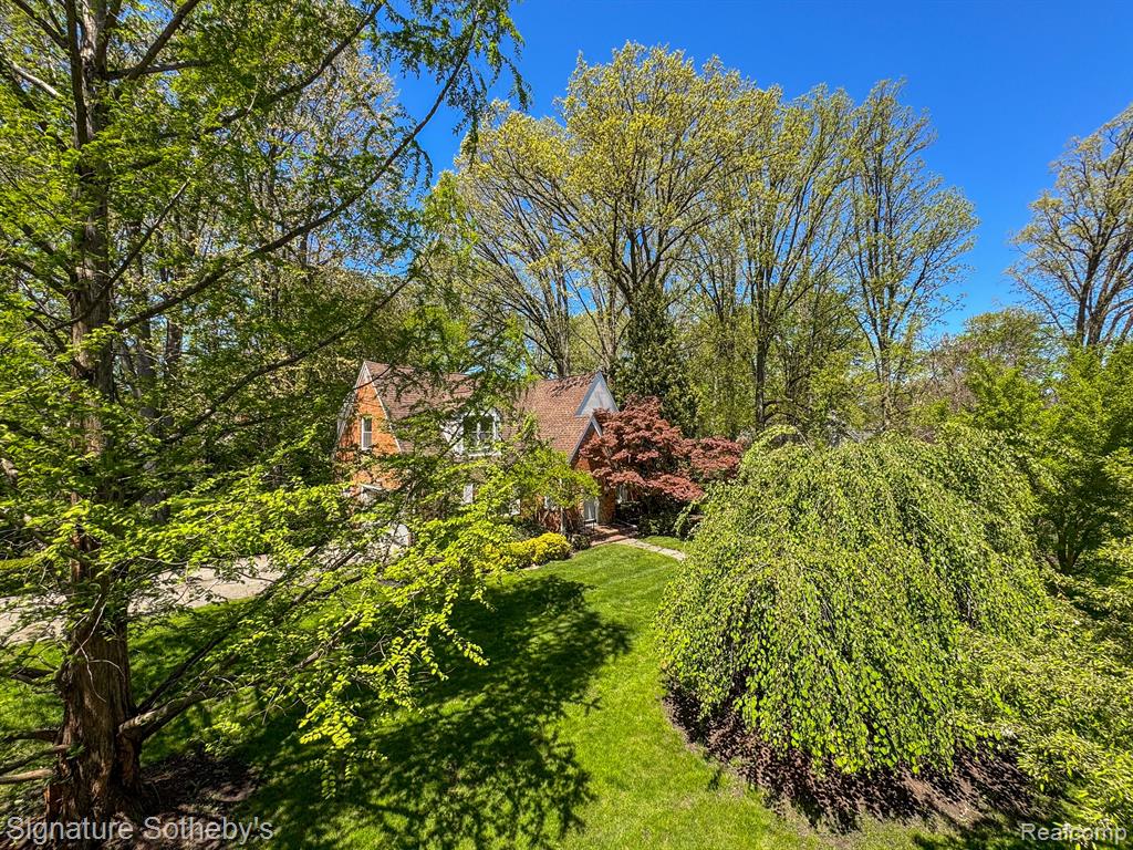 27721 SANTA BARBARA Drive, Lathrup Village, MI 48076 — Photo 33