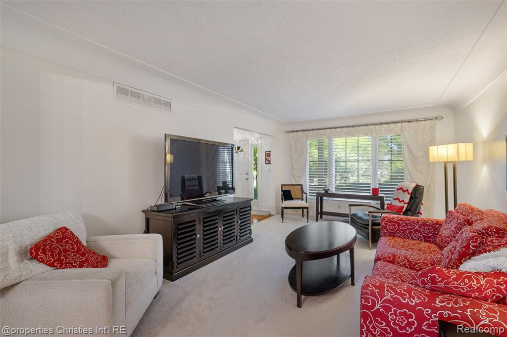 89 Maclynn Drive, Troy, MI 48098 — Photo 12