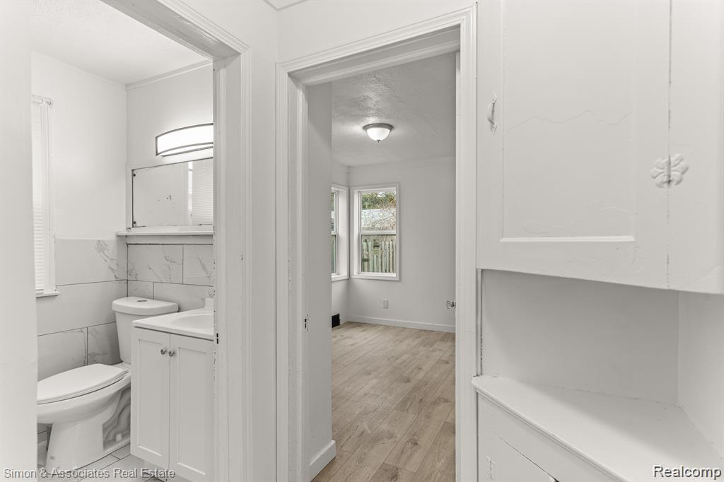 7512 Hazelton, Dearborn Heights, MI 48127 — Photo 9