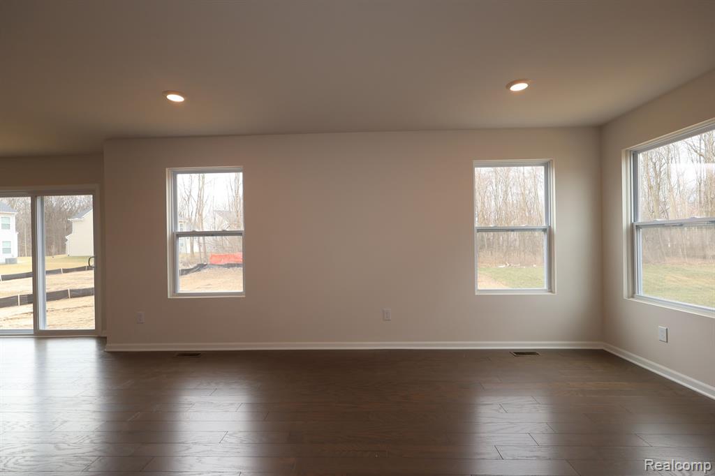 4254 Cedar Lane, Grand Blanc, MI 48439 — Photo 8