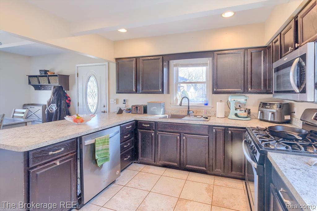 11854 Walter Street, Mount Morris, MI 48458 — Photo 10