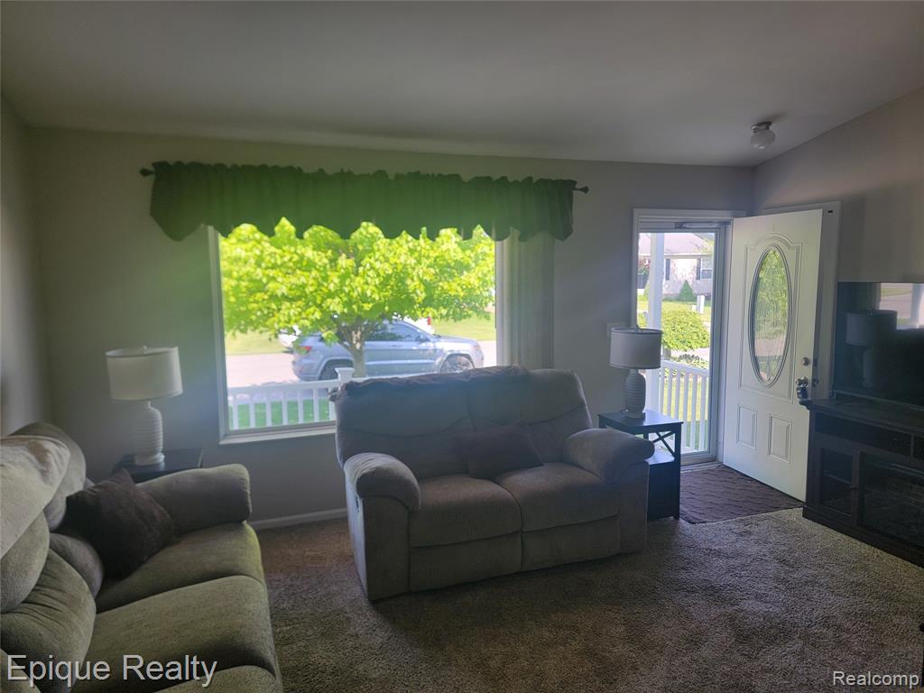753 Applegate Drive, Marysville, MI 48040 — Photo 3