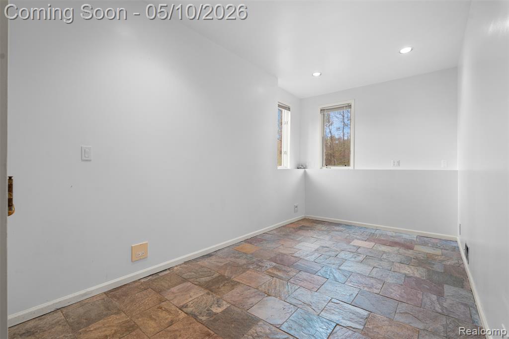 497 Lake George Road, Oakland, MI — Photo 26