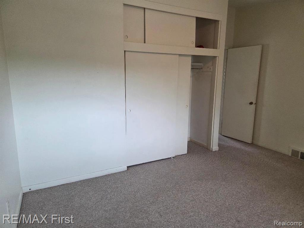 19285 Rockcastle Street, Harper Woods, MI 48225 — Photo 5
