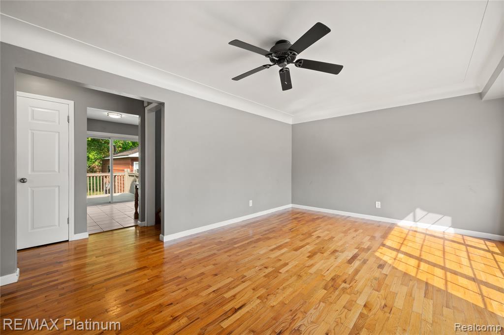709 Elmwood Drive, Fenton, MI 48430 — Photo 11
