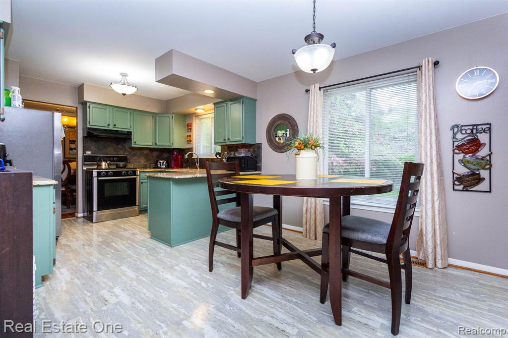 6011 Walker Drive, Troy, MI 48085 — Photo 14