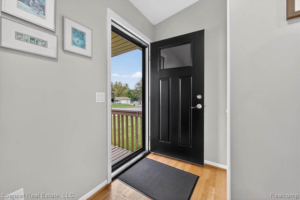 5988 Waldon Road, Clarkston, MI — Photo 6