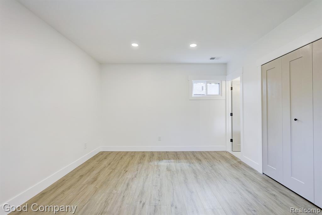 24250 Majestic Street, Oak Park, MI 48237 — Photo 35