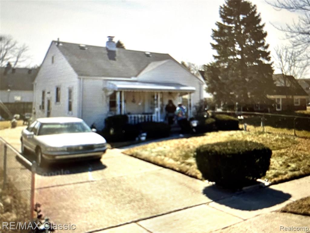 694 E Morehouse Avenue, Hazel Park, MI 48030 — front exterior