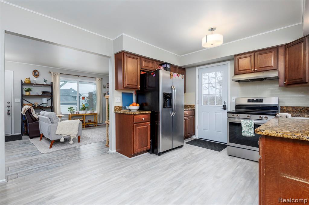 5171 DURNHAM Drive, Waterford, MI 48327 — Photo 14