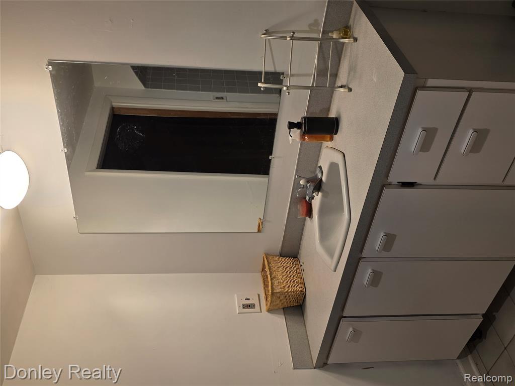 4677 Point Court, MI — Photo 11