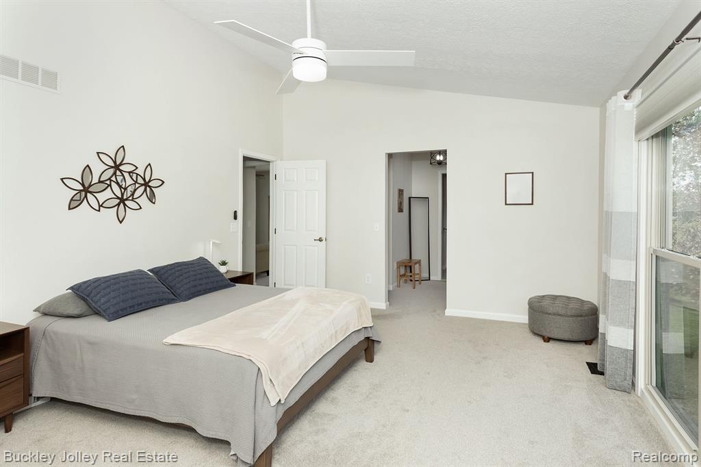 2038 CUMBERLAND Drive, Brighton, MI 48114 — Photo 13