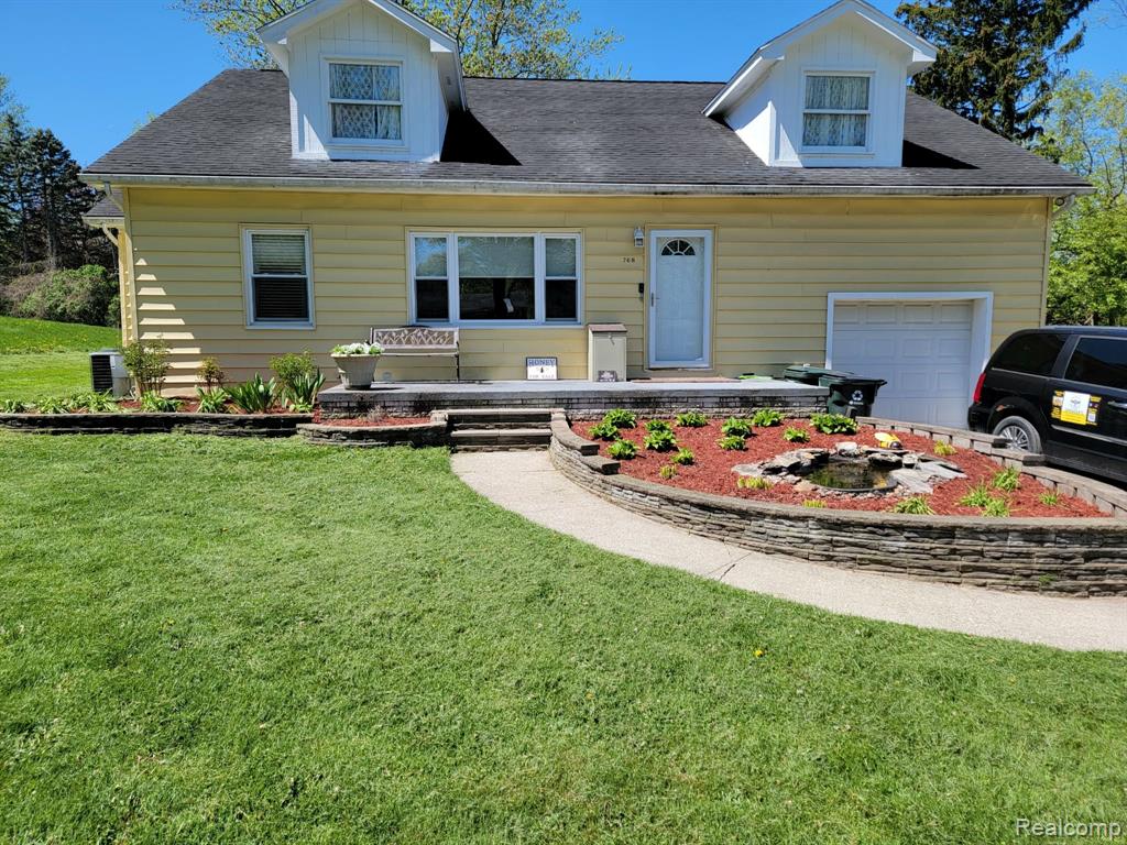 768 Pleasant Ridge, Lake Orion, MI 48362 — Photo 2