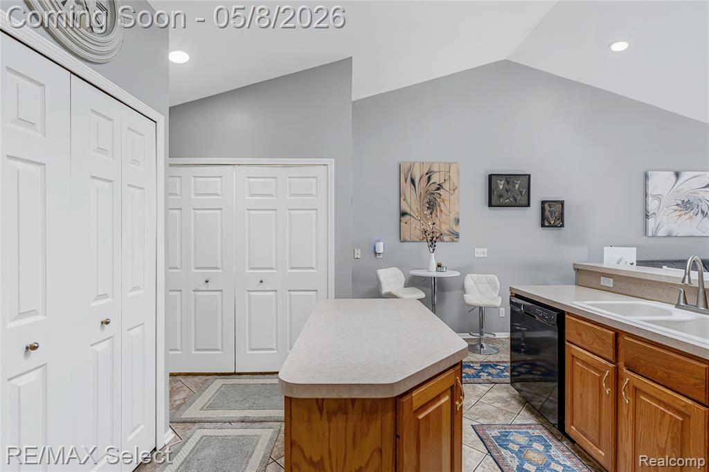 9607 Creek View Court, Davison, MI 48423 — Photo 23