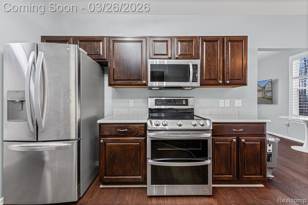 26756 Kirkway Circle, Woodhaven, MI 48183 — Photo 15