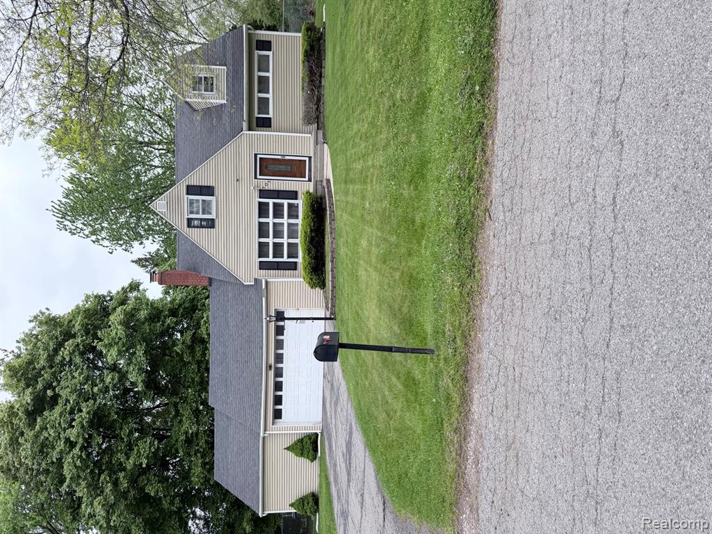 701 Algonquin Avenue, Flint, MI 48507 — Photo 2