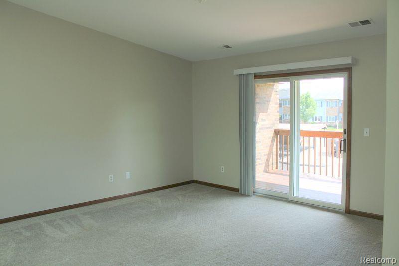 1235 HARBOUR Drive, Trenton, MI 48183 — Photo 4