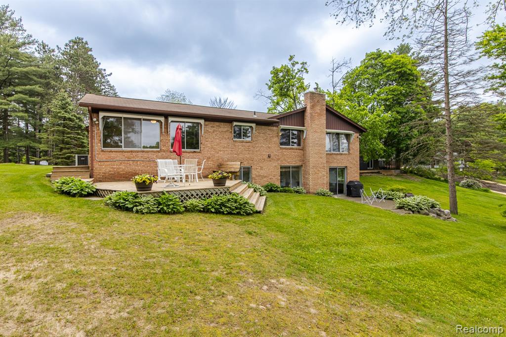 63 Lakeview Drive, Oxford, MI 48370 — Photo 25