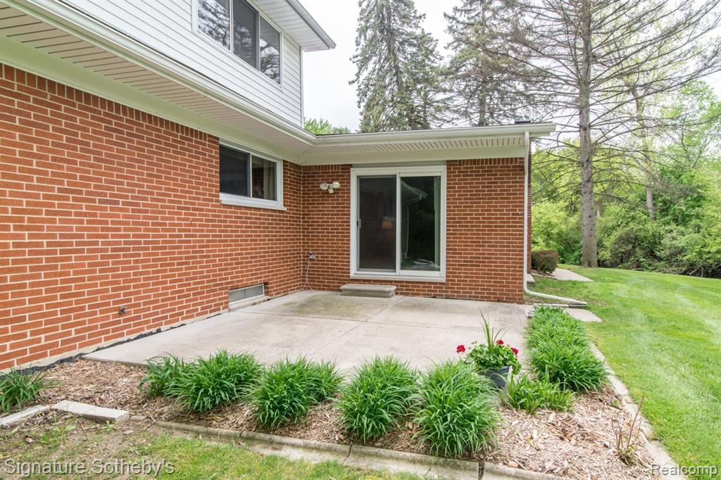 6279 WALKER Court, Troy, MI 48085 — Photo 51