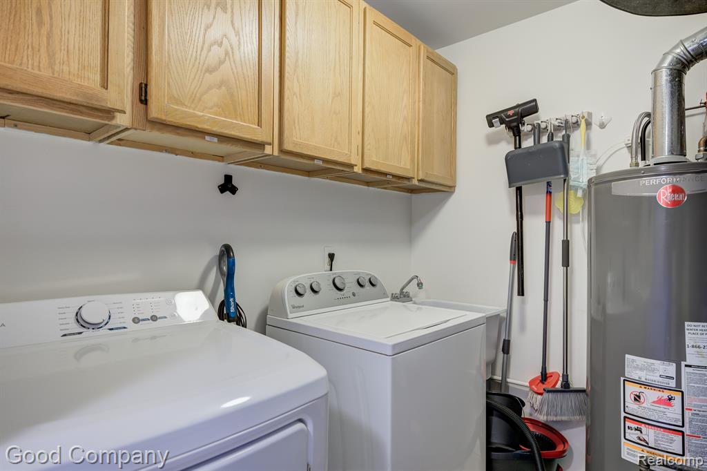 4910 HARBOR POINT Drive, 3, Waterford, MI 48329 — Photo 18