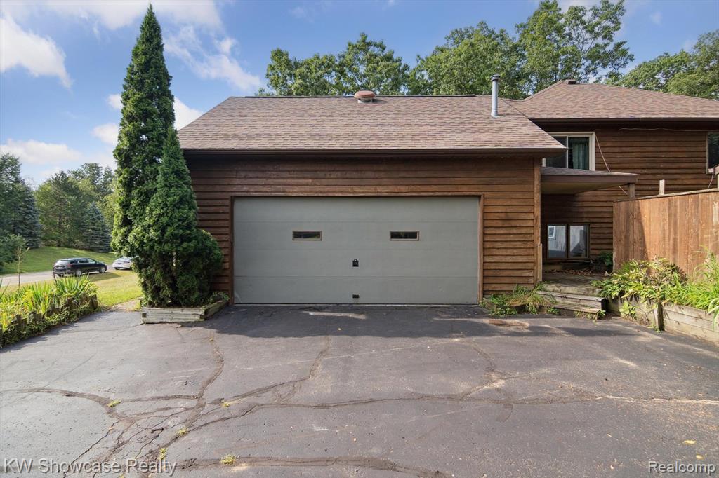 11858 Earl Street, Pinckney, MI 48169 — Photo 38