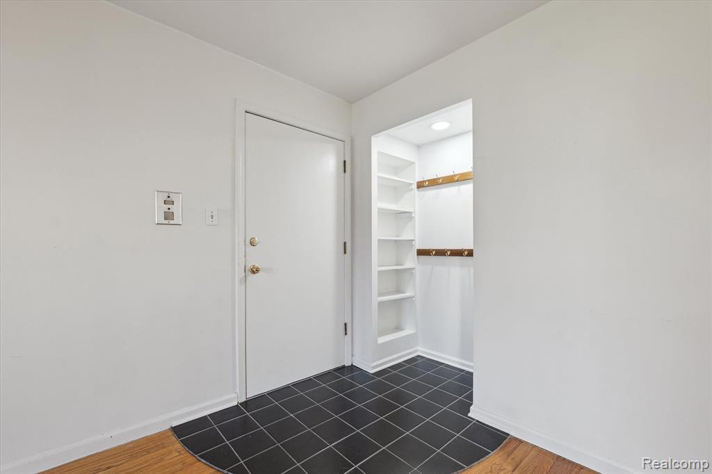 4113 TELEGRAPH Road, D-126, Bloomfield Hills, MI 48302 — Photo 16