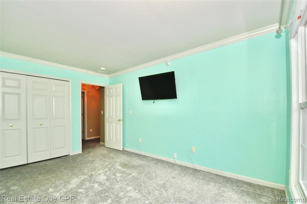 26 Pointe Park Place, 303, Grosse Pointe Park, MI 48230 — Photo 28